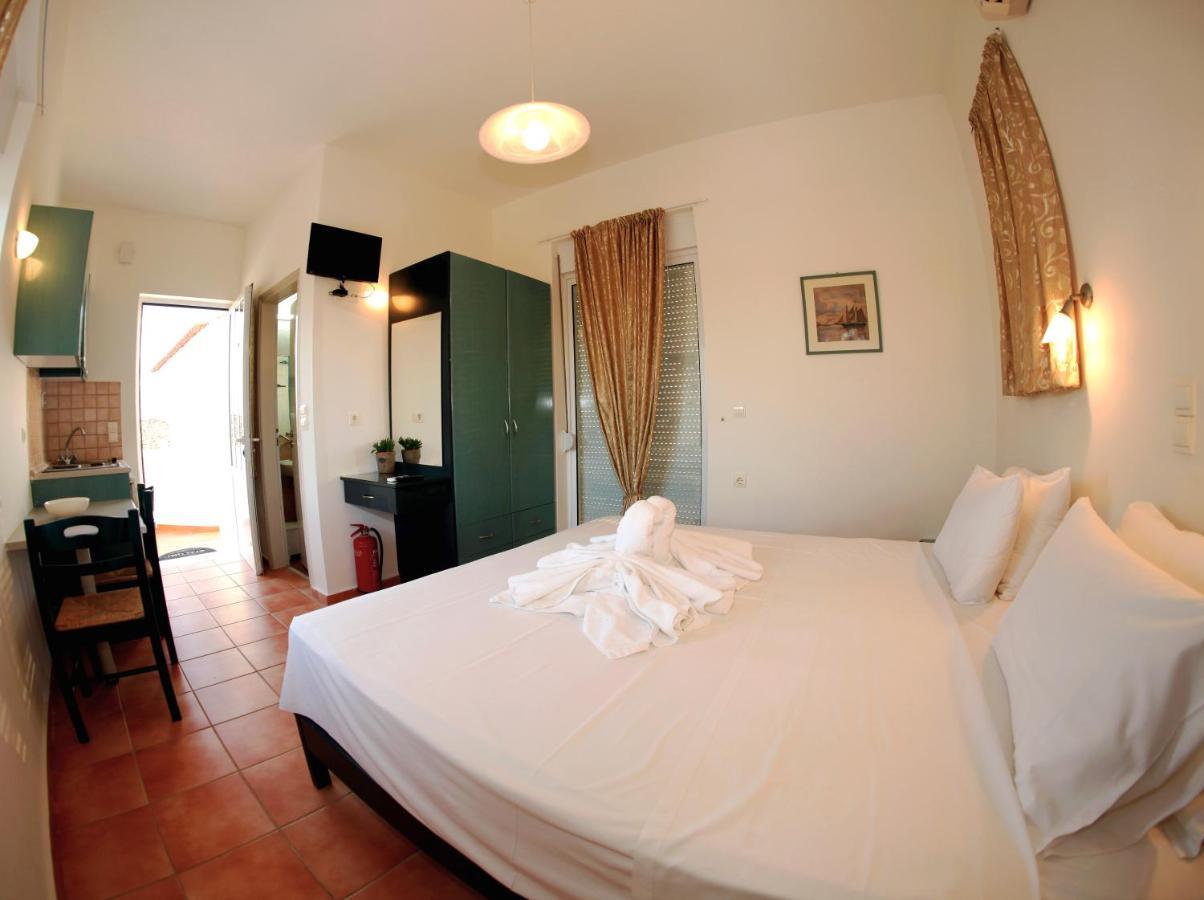 Tersanas Beach Lodges Екстер'єр фото